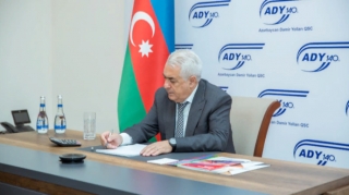 “Azərbaycan Dəmir Yolları” QSC-də ölkə başçısının çıxışından irəli gələn məsələlərlə bağlı videokonfrans formatında geniştərkibli iclas keçirilib