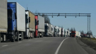 Ermənistandan gələn 200-ə yaxın yük maşını Rusiya-Gürcüstan sərhədində qalıb