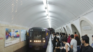 “Nizami” metrosunda sərnişinlər qatardan niyə düşürülüb? - RƏSMİ AÇIQLAMA - VİDEO 