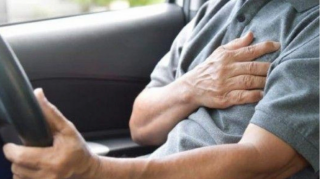 Житель Баку скончался от сердечной недостаточности в автомобиле 