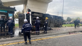 Bakıda yük maşını avtobusa çırpıldı: 5 ölü, 20 yaralı var - FOTO + YENİLƏNİB 