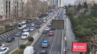 На каких улицах Баку 4 марта наблюдаются транспортные заторы? - ФОТО