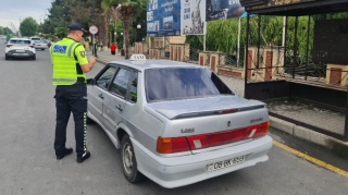 Balakəndə dayanma-durma qaydalarını pozan sürücülər cəzalandırıldı  - FOTO