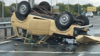 “Niva”sını aşırdı, öldü 