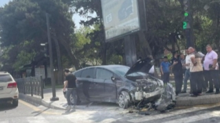 İdarəetməni itirən "Prius" "Koala Park"a  girdi QƏZA   - FOTO