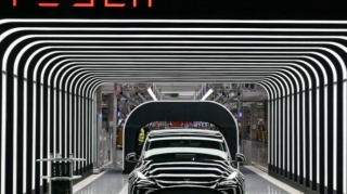 Компания Илона Маска тестирует беспилотный автомобиль Tesla в тоннелях Лас-Вегаса 