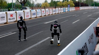 Robotlar insanlara qalib gəldi, rekord qırıldı - VİDEO 