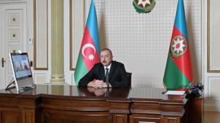 Prezident:  "Bəzi hallarda səfirliklərimizdə çalışanlar öz işinə laqeyd yanaşırlar"