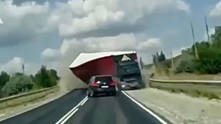 Ölümün bir addımlığından dönən sürücü  - VİDEO