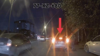 В Хырдалане водитель нарушил правила и создал неудобства на дороге — ВИДЕО 