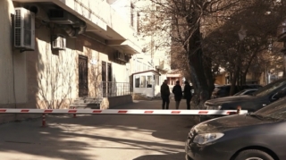 Nərimanov rayonunda MTK binanın həyətini zəbt edib? - Sakinlərdən ŞİKAYƏT  - VİDEO