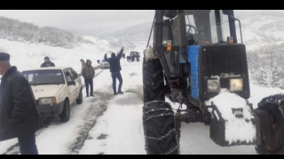 Şamaxı-Muğanlı-İsmayıllı yolunda avtomobillərin hərəkəti iflic oldu - FOTO