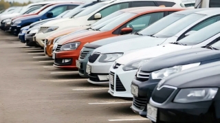 В Азербайджане автомобили, принадлежащие иностранной компании, выставляются на аукцион со скидкой 10 процентов 