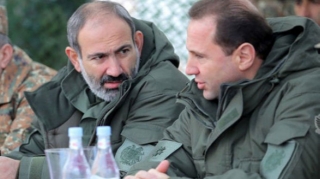 Ermənistan müdafiə naziri istefa verdi