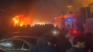 Restorana od vurub, qapıları kilidlədi... - Bakıda dəhşətli yanğın - VİDEO 