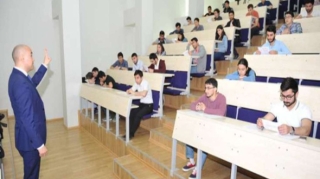 Ali məktəblərdə 3300-dən çox  yer boş qalıb