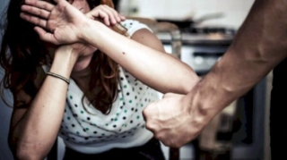 Bakıda 21 yaşlı qadın döyülərək öldürüldü - Əri saxlanıldı 