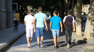 Bakıda bu bazara kişilərin şortiklə girişi QADAĞAN EDİLDİ   - FOTO