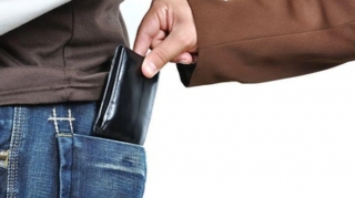 Sərnişinlər üçün ictimai nəqliyyatda görünməyən təhlükə - Cibgirlərdən necə qorunmalı? 