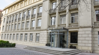 Nazirlik:  60 min nəfərdən çox təhsil işçisi vaksin olunmayıb