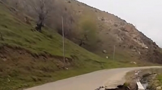 Yardımlı–Deman yolunda təhlükəli vəziyyət: Hər an çökmə ola bilər - FOTO 