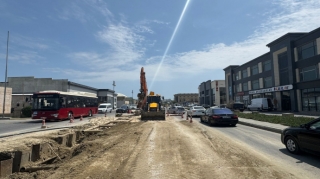 Bakıda yoldakı təmirə görə bu avtobusların hərəkəti ləngiyir - FOTO 