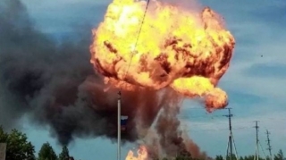 Qazaxıstanda yanacaqdoldurma məntəqəsində güclü partlayış   - VİDEO