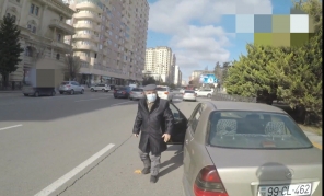 Motosikleti vurub qaçan sürücü görün nə dedi - VİDEO