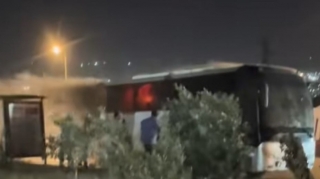 Bakıda avtobus yandı - VİDEO 