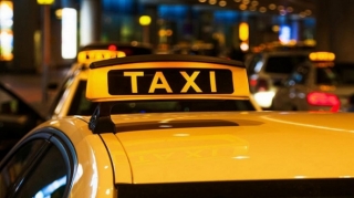 Taksi sürücülərini aldadıb pullarını mənimsədi - FOTO 