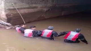 Avtomobildə kanala düşən hərbçinin axtarışı davam etdirilir - VİDEO 