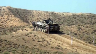 Azərbaycan Ordusunun mexanikləşdirilmiş bölmələrdə praktiki çalışmalar icra olunub - VİDEO 