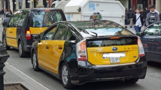 Avtomobil parkında “hibrid” lərin sayı çoxalır