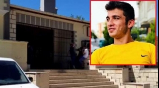 Üç bıçaq alan gənc öldü - Polisə könüllü təslim oldu