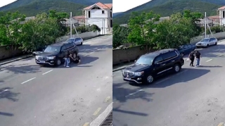 “Land Cruiser”i geriyə hərəkət etdirən sürücü piyadanı vurdu – ANBAAN VİDEO 