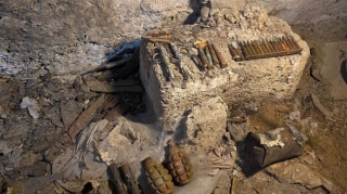 Bakıda əl qumbaraları, partladıcılar və avtomat mərmiləri aşkarlanıb  - VİDEO