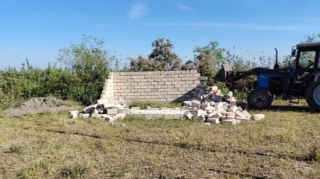 İmişlidə qanunsuz tikili söküldü - VİDEO