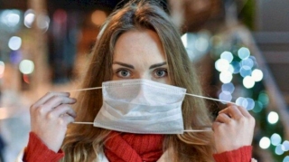 Çexiyada ictimai nəqliyyatda tibbi maska ​​taxmaq ləğv edilir 