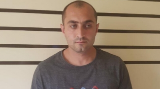 Qadının boyunbağısını ələ keçirən şəxs saxlanılıb   - FOTO