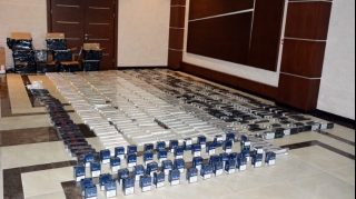 Gömrükçülər külli miqdarda aksiz markasız siqaretlər aşkarlayıb  - VİDEO