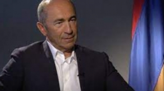 "Azərbaycanla danışıqlarda məxfilik son dərəcə zəruridir" - Köçəryan 