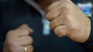 Qayınanasını döydü, arvadının üzərinə sulfat turşusu atdı