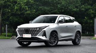 Təmir zamanı çəkilən Çin maşının görüntüləri gündəm oldu - VİDEO 