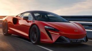 "McLaren" yeni superhibrid avtomobilini təqdim edib