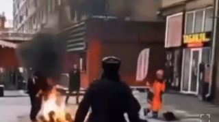 Moskvada etirazçı özünü yandırdı  - VİDEO