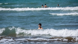 Pandemiya dövründə çimərliklərdən istifadə edənlərin sayı açıqlandı