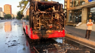 Son iki həftədə "BakuBus"ın ikinci avtobusu yandı