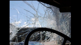 Bakıda iki avtomobil toqquşdu: ölən var