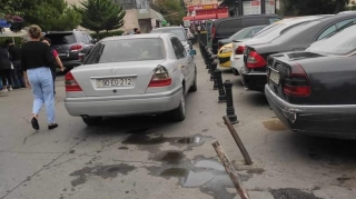 Təhlükəsizlik üçün quraşdırılan tumbalar burda "yoxa çıxır" - FOTO 