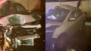 Prospektdə “Chevrolet” işıq dirəyinə çırpılaraq tanınmaz hala düşdü   - VİDEO